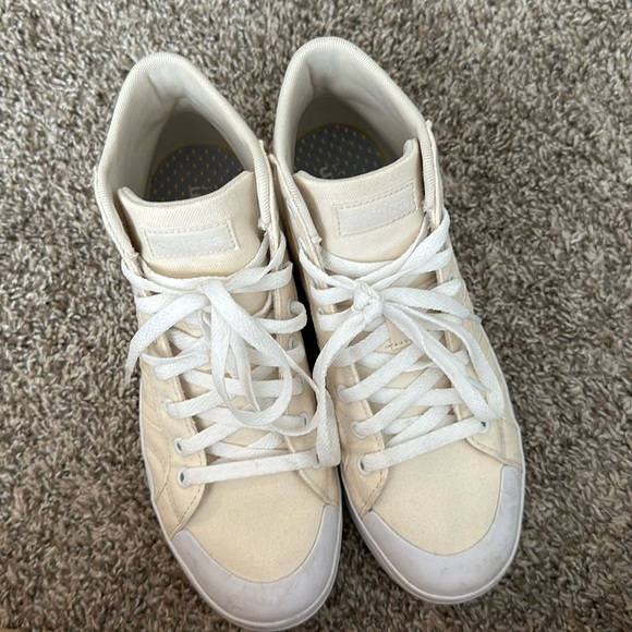 Adidas cream color sneakers size 8 - Picture 4 of 10